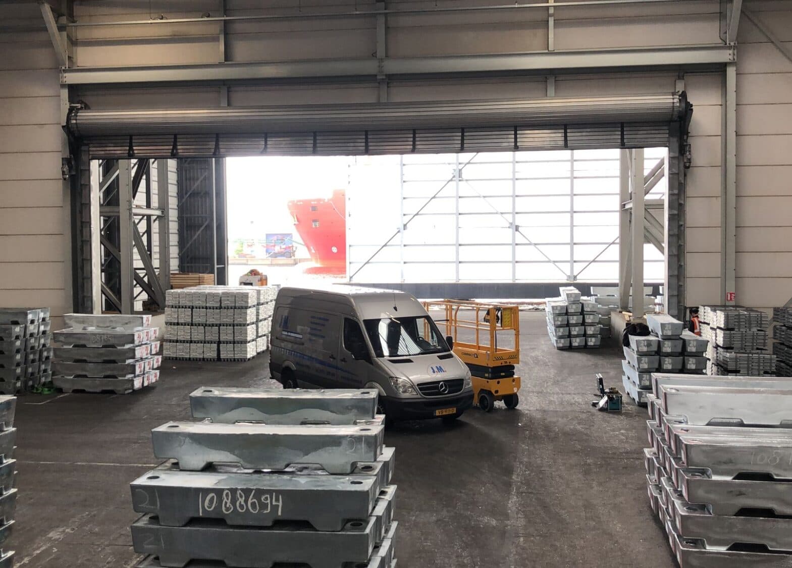 Logistieke centra - J.M. Garage- en Bedrijfsdeuren